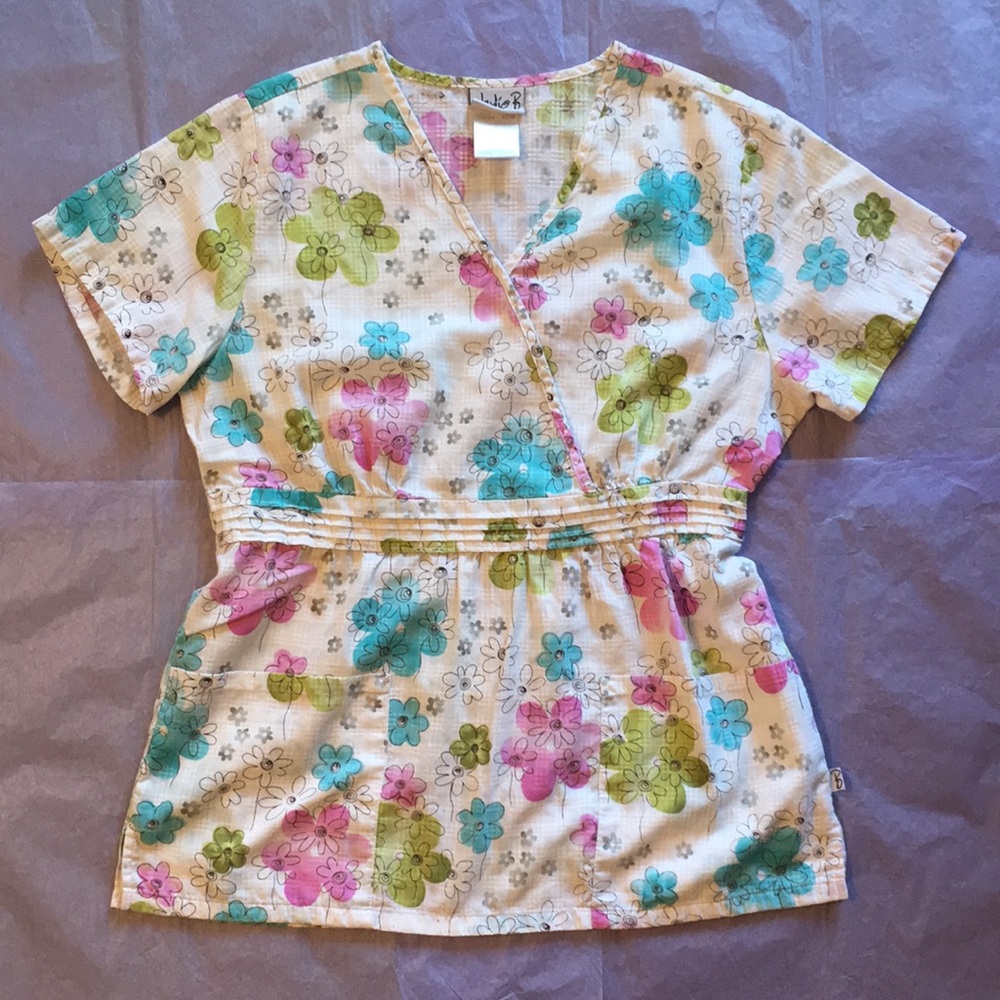 Cherokee Studio B Floral Scrub Top Size Small